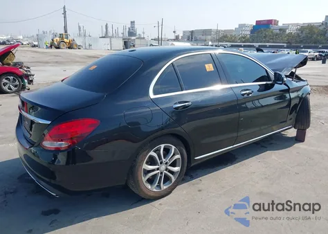 2016 Mercedes-Benz C 300 из США, поврежденный, VIN 55SWF4JB3GU169407